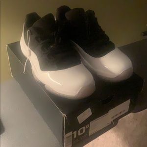 Air Jordan 11 Retro Low “Tuxedo”